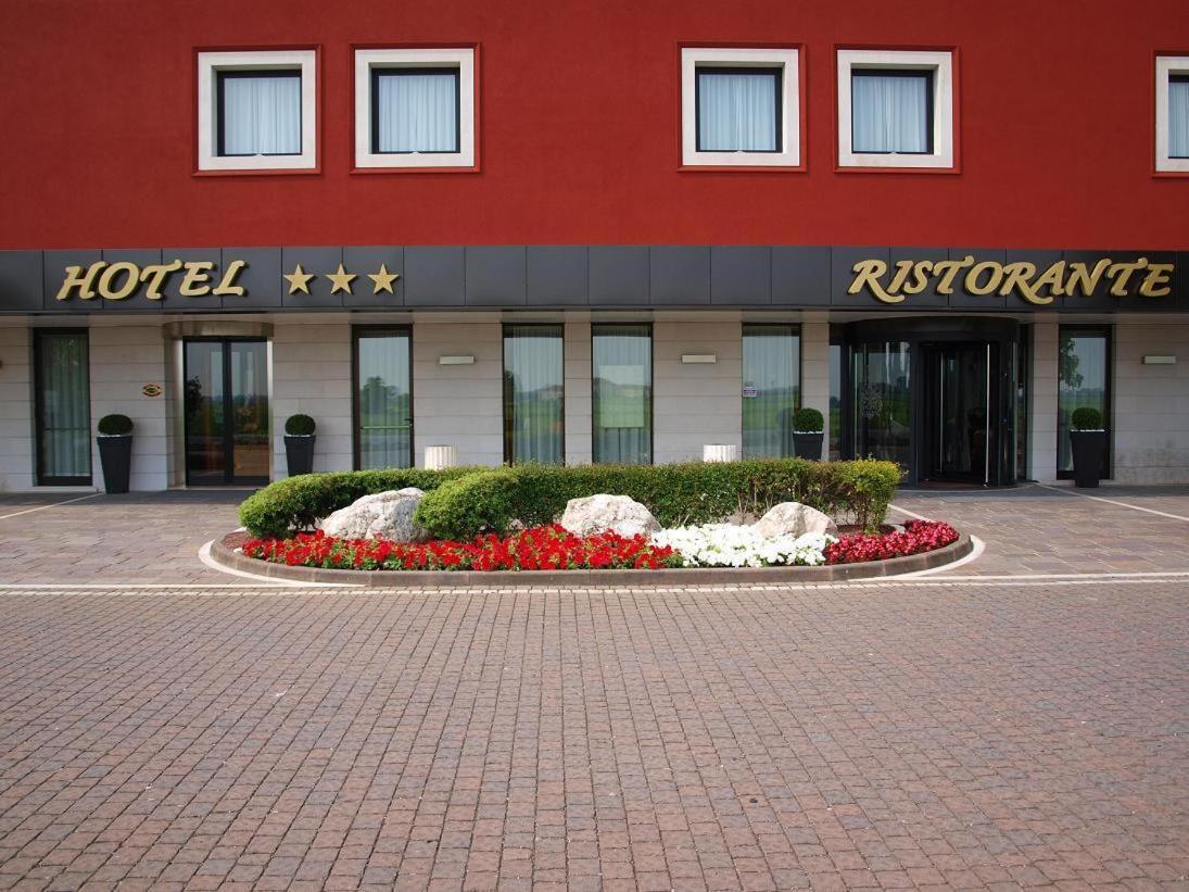 Hotel Ristorante Giada Grumolo delle Abbadesse Luaran gambar