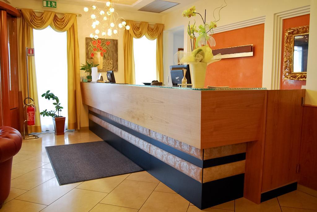 Hotel Ristorante Giada Grumolo delle Abbadesse Luaran gambar